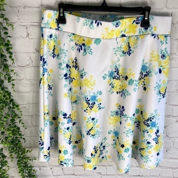 𝅺torrid Floral Plus Size Skirt 1 - Picture 1 of 3
